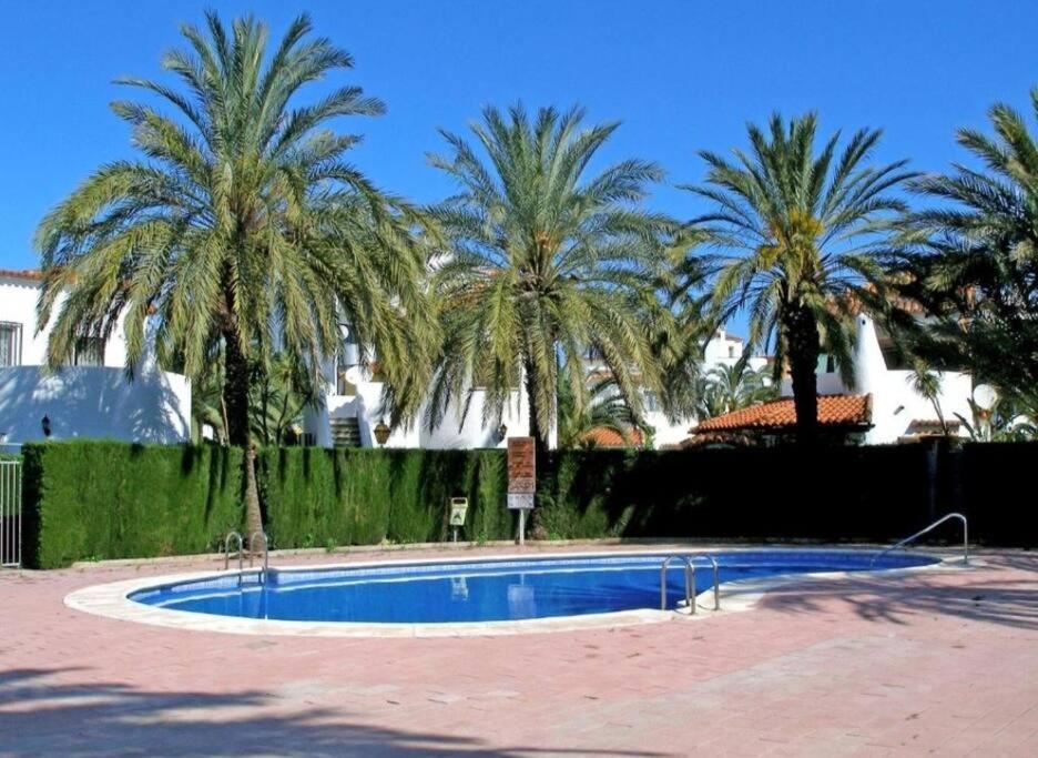 En Denia, Urbanizacion El Palmar Con Piscina, Toboganes Y Chiringuito Apartment Bagian luar foto